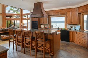 Wood Grain Kitchen Cabinets with Island