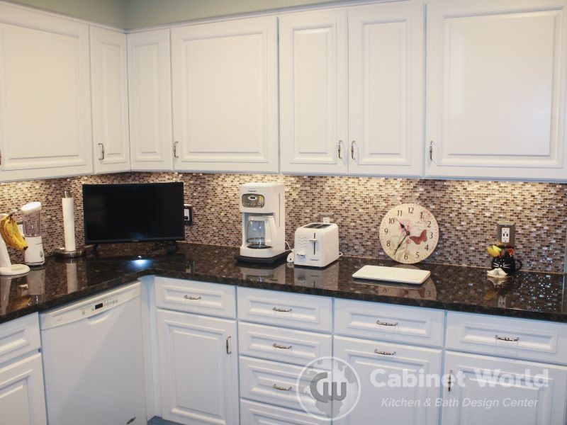 https://cabinetworldpa.com/wp-content/uploads/2020/08/kitchen-design-white-cabinetry.jpg